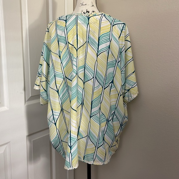 NWT Manuhealii Butterfly Kimono Lei Hulu White Peacock OS - Picture 2 of 6